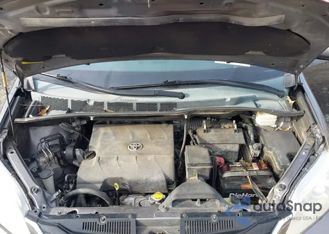 2014 Toyota Sienna Le V6 8 Passenger z USA, uszkodzony, nr VIN 5TDKK3DC2ES428567